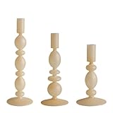 Craquez pour ces irrésistibles bougeoirs beige givré. Leur joli verre opaque et leur couleur élégante apporteront une touche de douceur à votre intérieur. Vous pourrez facilement les associer à d'autres pièces pour créer la décoration qui vous ressemble. Informations complémentairesComposition : verreDimensions bougeoir petit modèle : ⌀ 8,5 x 18 cm Dimensions bougeoir moyen modèle : ⌀ 8,5 x 21 cm Dimensions bougeoir grand modèle : ⌀ 8,5 x 25,5 cm...
