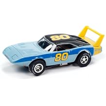 عالم السيارات SC412-4BLU Xtraction 1969 دودج دايتونا الأزرق/الأصفر HO مقياس فتحة سيارة