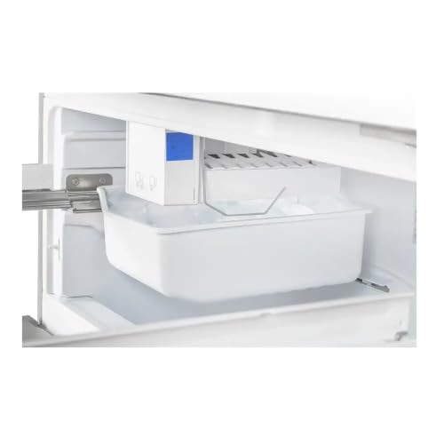 Image of Verona 30 inch Freestanding French Door Refrigerator with 18.2 cu. ft. Capacity, Automatic Ice Maker, Recessed Handle in Stainless Steel Look