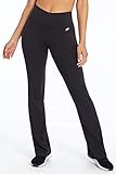 Die Marika Bauchkontrolle Yogahose ist eine schmeichelhafte Hose in voller Länge mit einer halbtaillierten Bootcut-Beinöffnung.