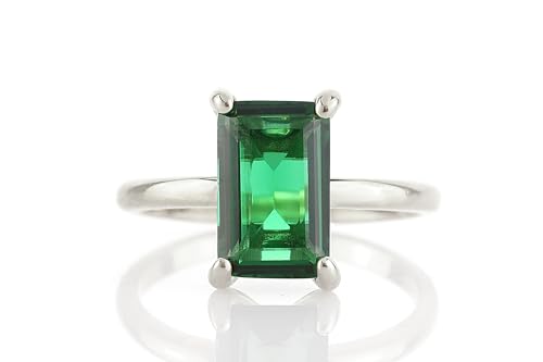 Bague émeraude rectangle à porter au quotidien ou pour les soirées
