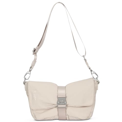DESIGN STILE E URBANO: con il suo design a sbuffo di tendenza e gli eleganti accenti in metallo argentato, la borsa “Bobby” è più di una semplice borsa: è una dichiarazione di moda. Questa borsa crossbody aggiunge un tocco moderno e di tendenza a qualsiasi outfit e crea abilmente la scena per voi e il vostro stile.