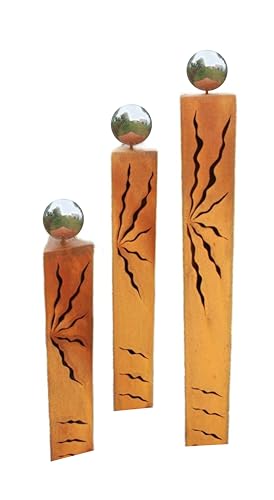 Gartendekoshop24 - Gartendeko Rost, Rostsäulen Familie, 125/100/80 cm, für draußen mit Edelstahlkugeln. 3 Edelrostsäulen, Stelen, in Dreiecksform, handgemacht, wetterfest, tolle Gartendekoration.