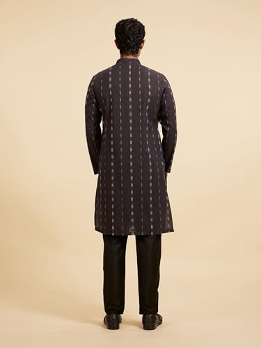 Image of DIWAS BY MANYAVAR Men's Cotton Thread Embroidery Kurta (1pc)