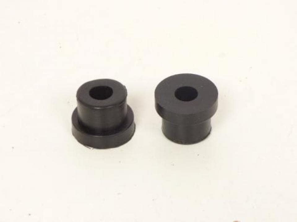 Coppia di anelli in gomma per serbatoio di benzina nuovi originali, codice numero 12 sulla vista esplosa. Diametro interno 9 mm. Diametro esterno 19/24 mm. Lunghezza 18 mm. Venduto in coppia. Fornito come da foto.