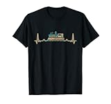 Idea de regalo ferroviaria para hombres que aman o conducen ferrocarriles y locomotoras de vapor. Diseño de la vendimia con el latido del corazón.