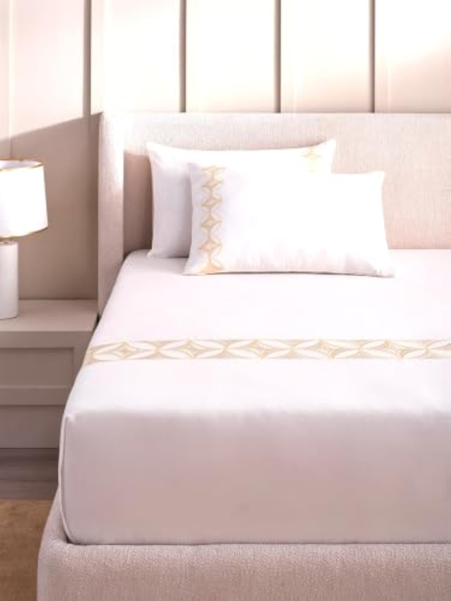 D'Decor Embroidered 100% Cotton King Size Bedsheet Set