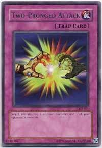 Amazon.com: Yu-Gi-Oh! - Two-Pronged Attack (SDK-034) - Starter