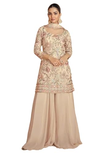 Costume indien en soie confortable pour femme qui cherche une tenue de fête