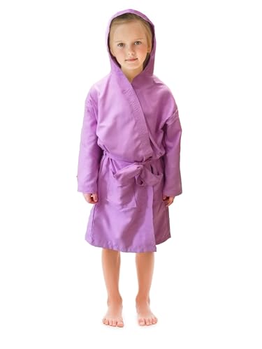 CON CAPPUCCIO E TASCHE: Accappatoio bambini con cappuccio pratico per asciugare i capelli, tasche laterali e cintura regolabile per una vestibilità comoda e sicura dopo doccia.