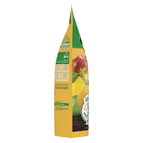 Miracle-Gro Shake 'n Feed Citrus, Avocado and Mango Plant Food 8 lbs.