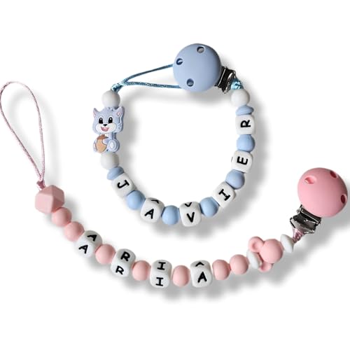 Genérico TetebyNoa - Cesta Regalo Personalizado para Bebe Recien Nacido, Set de Chupetero Personalizado - Babero Personalizado - Muselina Grande de Algodón y Accesorios. (Azul o Rosa)