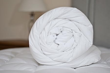 Lancashire Bedding Slight Second 1 Tog Duvet Breathable Hypoallergenic Duvet Quilt ideal for Summer to Keep Cool at Night -(Single; 135 X 200cm; 53" X 78")