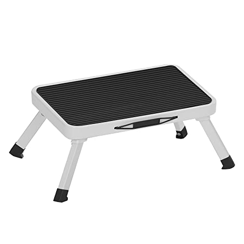 SONGMICS Marchepied 1 Marche Pliable, Escabeau, en Acier, avec Patins Antidérapants, Charge 150 kg, Dimensions Dépliées 32 x 44 x 17,5 cm, Blanc GSL01WT