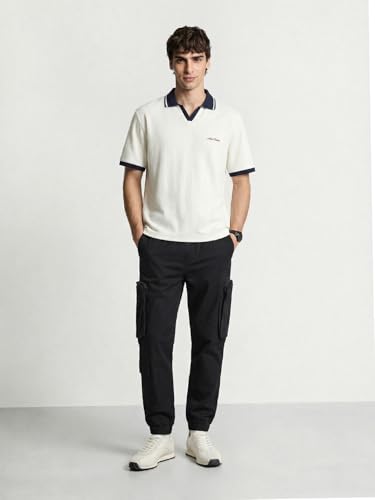 Image of The Indian Garage Co Men Mid-Rise Stretchable Relaxed Fit Cargo Joggers