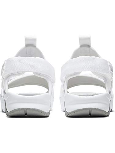 レビュー Nike キャニオンサンダル レディース がスポーティでかわいい サイズ感と履き心地について 筋トレしながら資産運用するアキゾラブログ