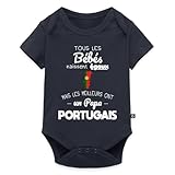 Idée cadeau bébé parfaire : Ce body bébé allie confort, qualité et praticité. Un cadeau bébé idéal pour une naissance, une baby shower ou simplement pour faire plaisir à de jeunes parents. Résistant (200 g/m²) et agréable, il accompagnera bébé dans toutes ses aventures.