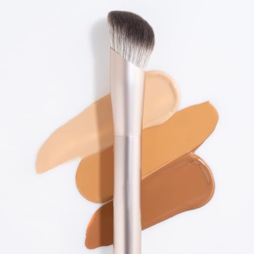 Image of PAC S02 Angular Foundation Brush