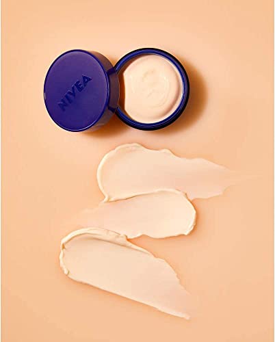 Descubre la mejor manicura y pedicura de LugoPulsa aqui 👈🏼 y pide cita NIVEA-Q10-Energy-Crema-de-Noche-Antiarrugas-Energizante-50-ml-crema-facial-para-una-piel-radiante-y-de-aspecto-saludable-en-8-h-crema-reafirmante-con-antioxidantes