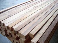 Amazon | 国産杉（日田杉）無垢角材 2本入り 長さ2m 厚み4.2cm 幅4.2cm