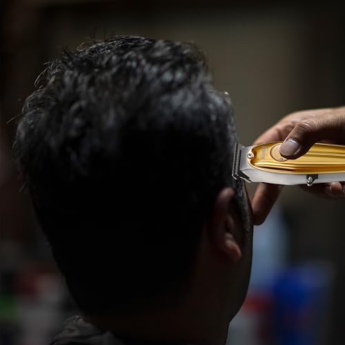 Kemei KM - 809A Runtime: 240 min Trimmer for Men Runtime: 60 min Grooming Kit for Men & Women (White)