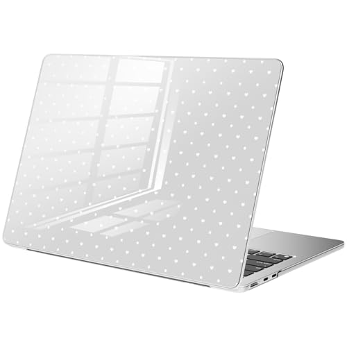 Evita arañazos en MacBook Pro 13 con esta carcasa transparente de corazones modelos A2338 M2