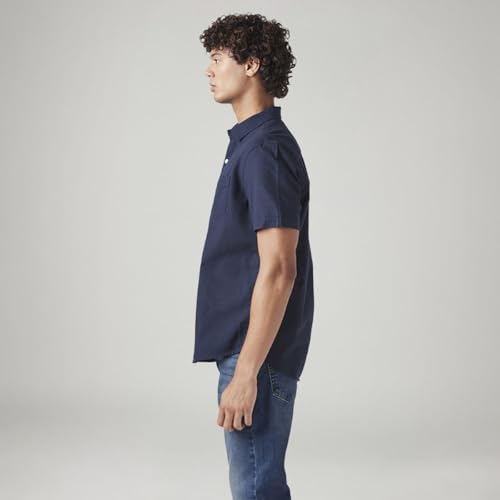 Image of Levi's Men's Solid Slim Fit Shirt White