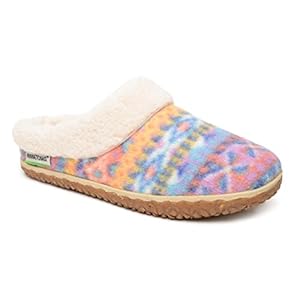 Minnetonka Eco Spruce Indoor and Outdoor Slippers for Women, Fleece Lined Slippers for Women With Indoor-Outdoor Sole