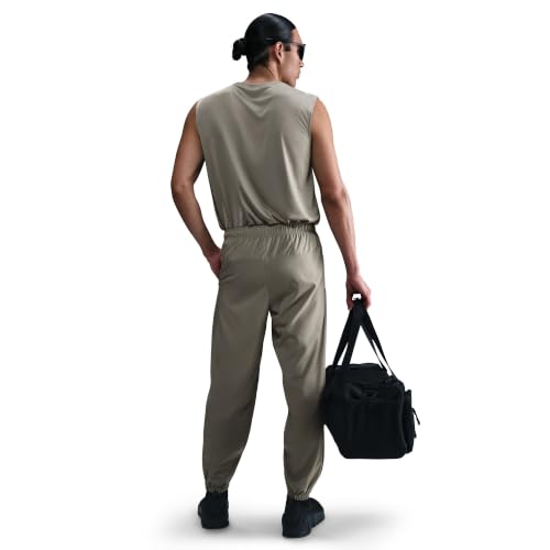 Image of Nike Men's Form Dri-FIT Tapered Versatile Pants