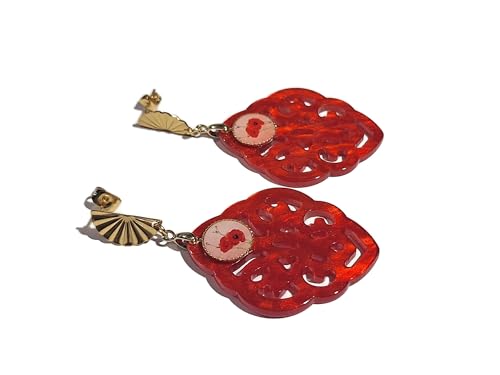Pendientes arabescos de mujer en joyería calada con detalles geométricos