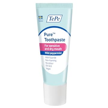 Dentifricio TePe Pure, menta piperita delicata, dentifricio molto delicato al fluoro per gengive sensibili e bocca secca, uso quotidiano, livello di fluoro adeguato all'età