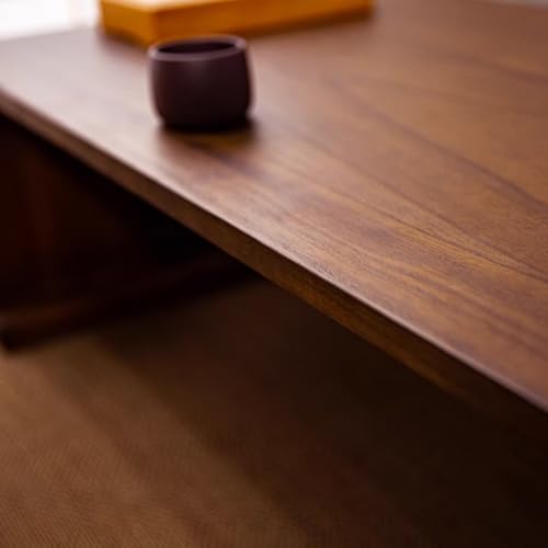 Table basse minimaliste pliante en bois pour optimiser les petits salons