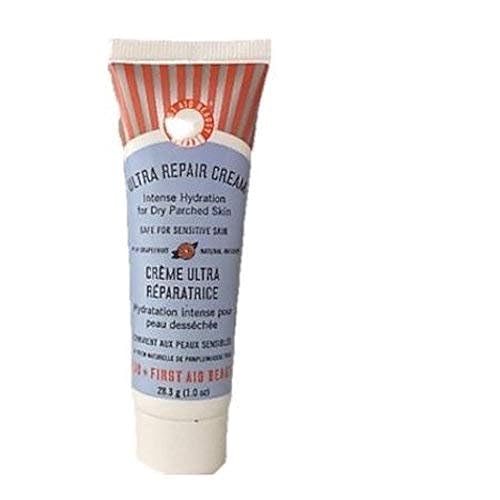 Crème réparatrice First Aid Beauty Pink Pamplemousse pour apaiser la peau sèche
