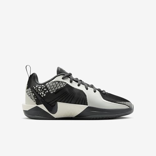 Sabrina 2 Big Kids' Basketball Shoes (FQ7376-005, Iron Grey/Hot Punch/Sail)3