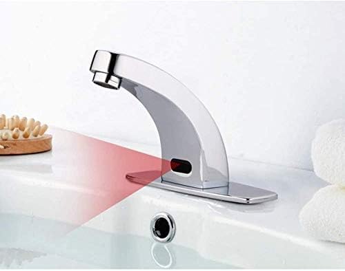 Robinet à capteur lavabo pour une salle de bain familiale propre et moderne