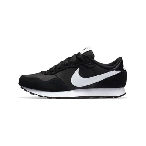Baskets Nike MD Valiant Cover