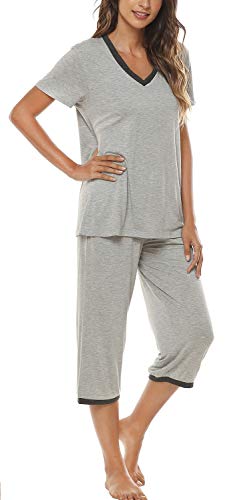 Image of JINSHI Women's Pajamas Set Short Sleeve Top and Capri Pants Lightweight Sleepwear Comfy Pjs Lounge Set with Pockets