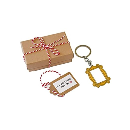 Llavero con el marco de la puerta de Mónica. Mismo diseño por delante y por detrás. Best friends present. Handmade with Love by Fatima.