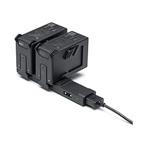 DJI FPV - Fly More Kit, enthält 2 Smart Flight Akkus und Ladestation, lädt bis zu 3 Smart Akkus auf einmal, Akkukapazität 2000mAh