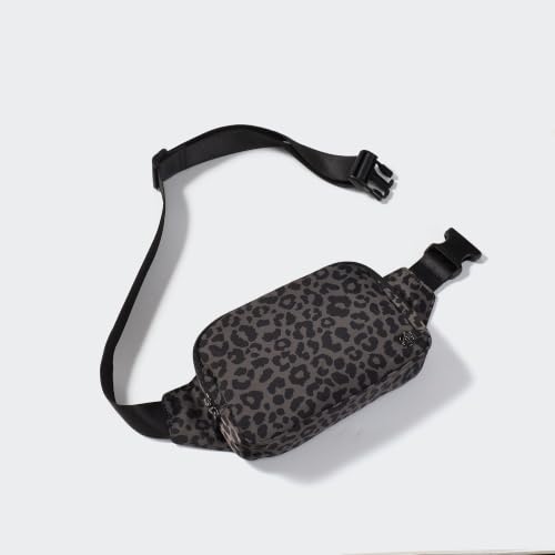 Image of Pander Belt Bag Large 2L, Nylon Fanny Pack Purse for Women and Men with Adjustable Strap