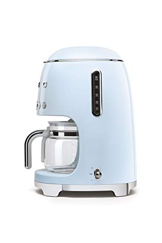 Cafetera Smeg DCF02PBEU para desayunos elegantes con diseño retro azul 4