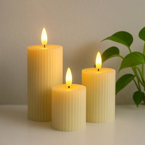 LED Pillar Candle with Flickering Effect | Set of 3 Realistic Fla...