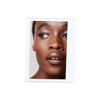 Victoria Beckham Posh Lipstick (pose)