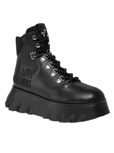 Bottes Love Moschino Femme pour sublimer vos tenues urbaines et vos sorties citadines