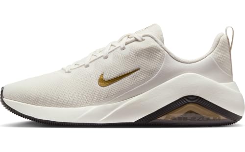 Nike Women's Bella 7 Sneaker