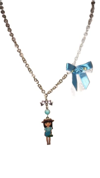 sautoir, rétro, petite poupée bleue, tendance