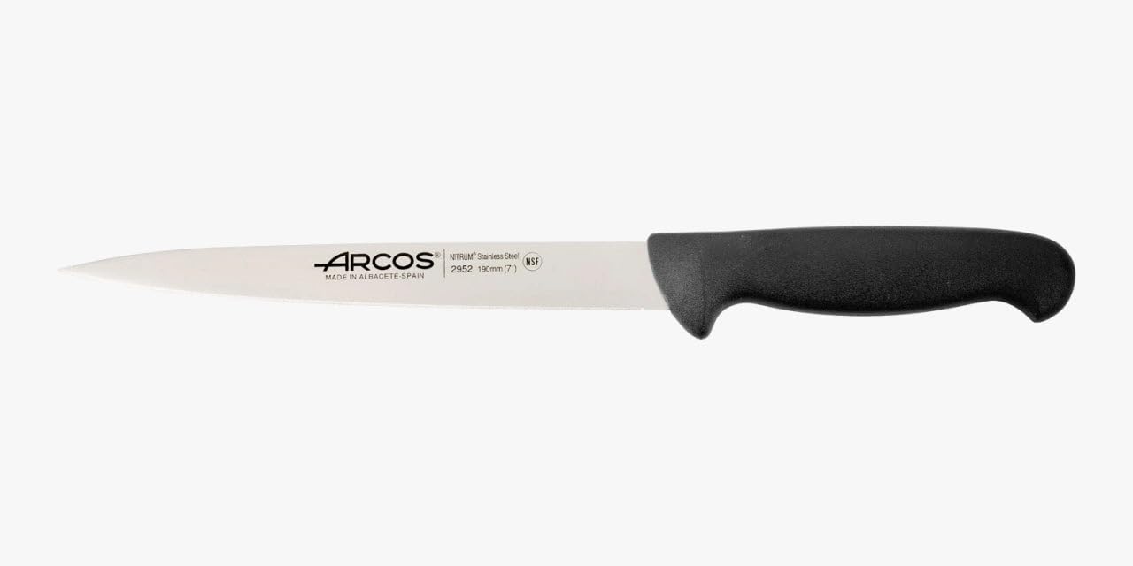 Arcos Cuchillo para filetear con Hoja Acero Inoxidable Nitrum 190 mm. Cuchillo Afilado para filetear Carne y Pescado. Mango ergonómico Polipropileno. Serie 2900. Color Negro.