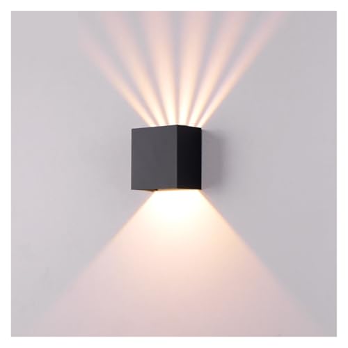 Applique murale extérieure carrée LED en aluminium noir au design architectural épuré