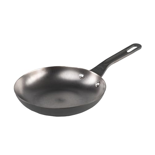 GSI Outdoors Guidecast 8” Frypan I Cast Iron, Lightweight, Gourmet Frying Pan, Camp Cookware