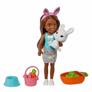 Barbie Chelsea Doll (Brunette) with Pet Bunny & Storytelling Accessories Including Pet Bed, Bunny Treats & More, Toy for 3 Year Olds & Up - Image 4